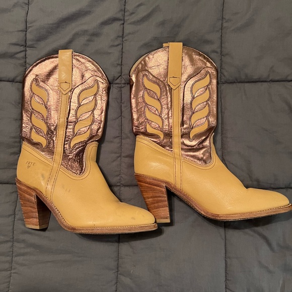 Beautiful Frye metallic boots! - Picture 3 of 6